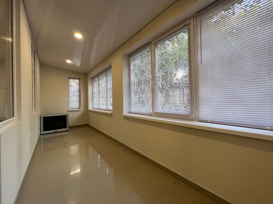 Снимите двухкомнатную квартиру в Центре, проспект Дмитра Яворницького