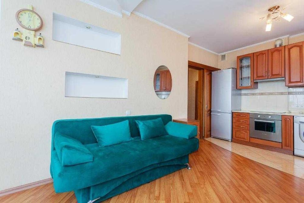 2к ЛЮКС біля метро Дарниця, новий будинок, 6 спальних місць, подобово