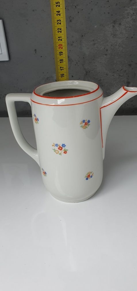 Dzbanek porcelanowy