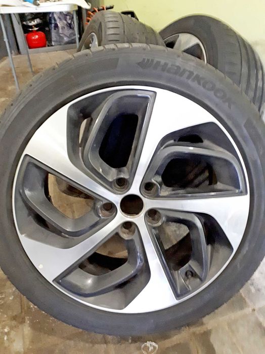 Колесоа в сборе R19 Оригинальные диски Hyundai / Hankook 245/45R19