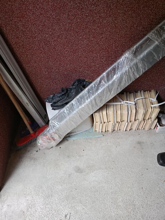 Ładne białe dekoracyjne kafle-nowe.