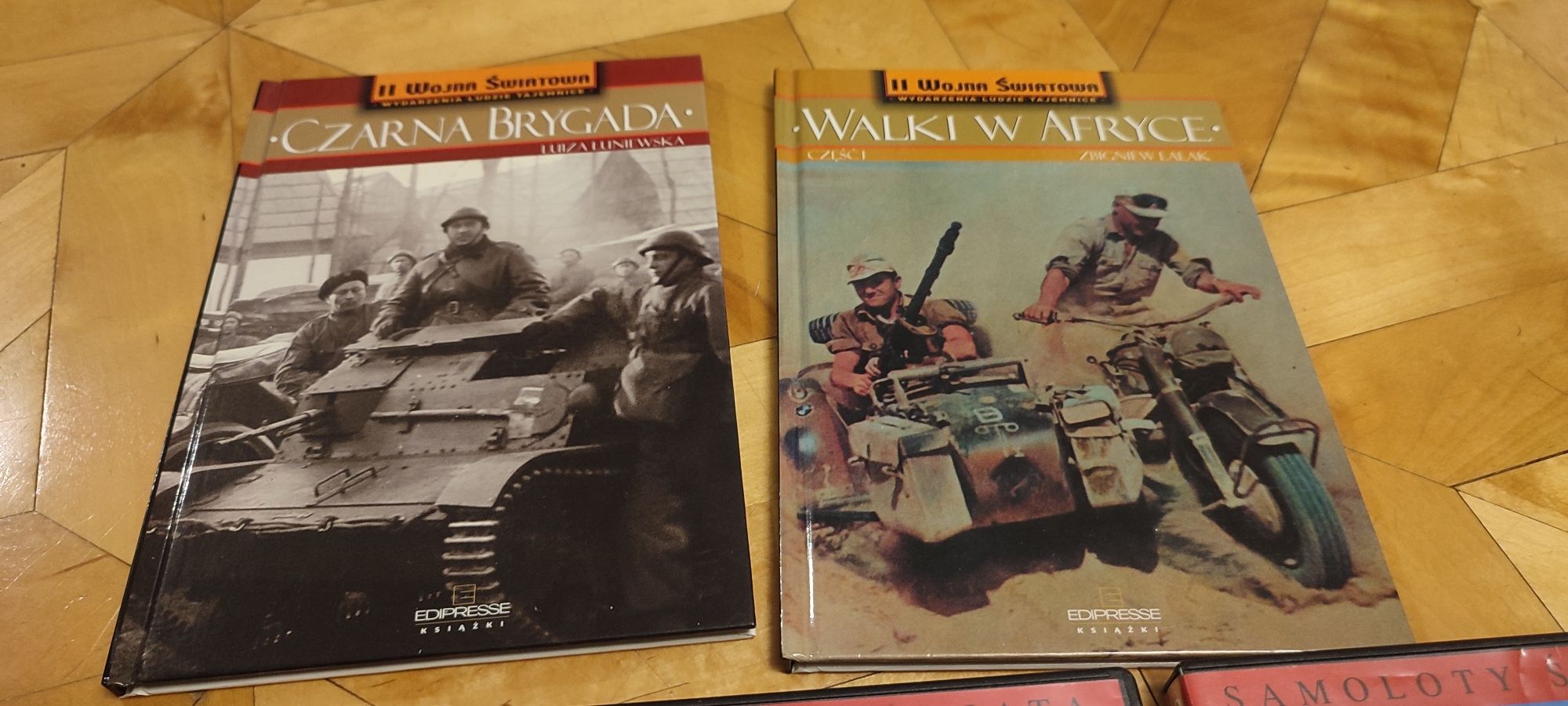 6 filmów DVD + dwie książki o tematyce historycznej wojennej.