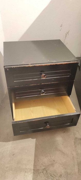 [Para restaurar] Mesinha com 3 gavetas em madeira