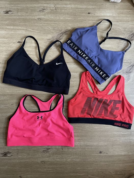 Топи для спорту Nike