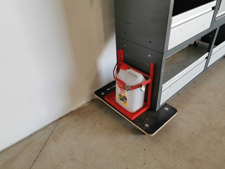 Zabudowa serwisowa warsztatowa regał samochodowy serwisowy WURTH