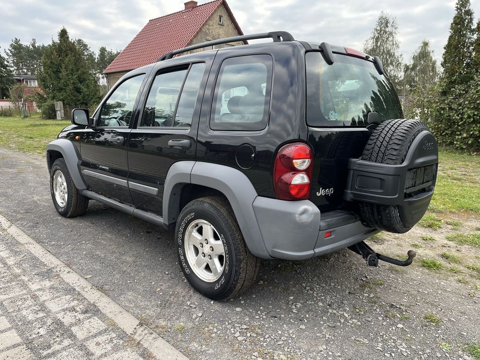 Jeep Cherokee KJ 2.4 ben 05r 140tys km