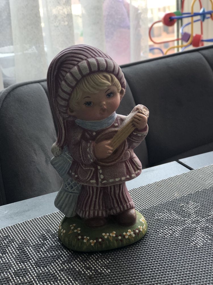Статуетка порцелянова