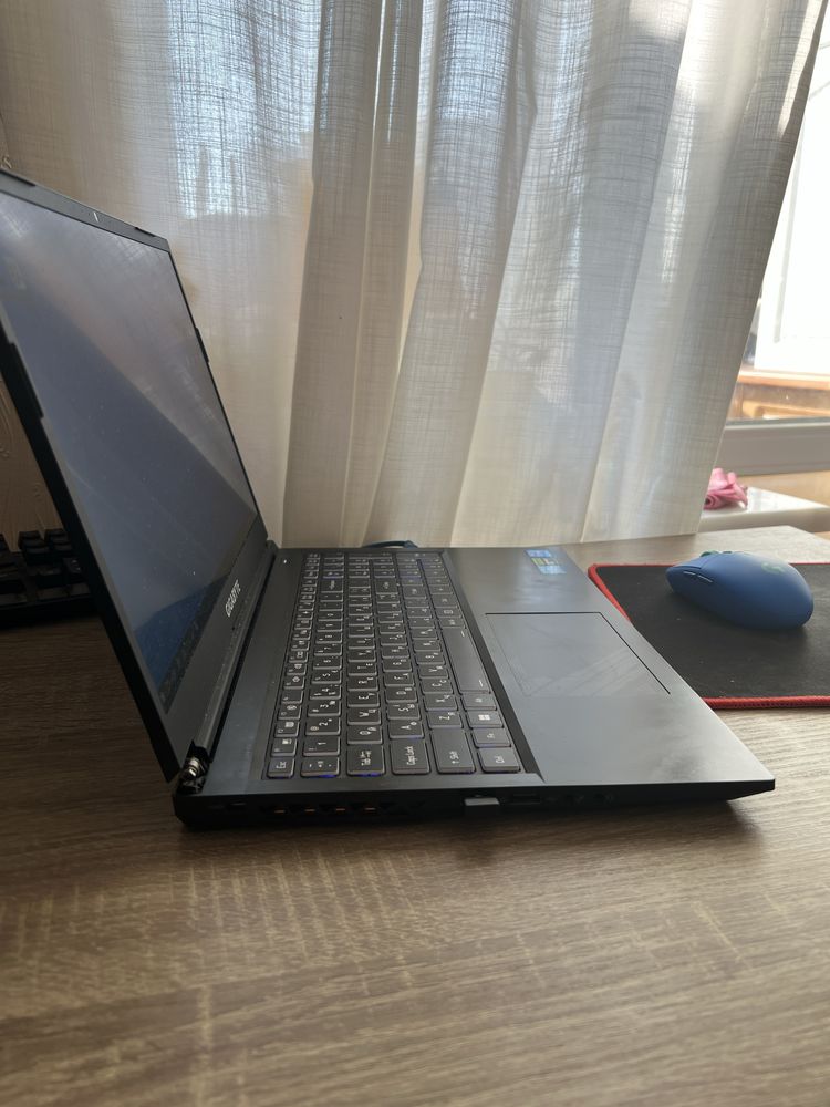 Игровой ноутбук GIGABYTE MF5
