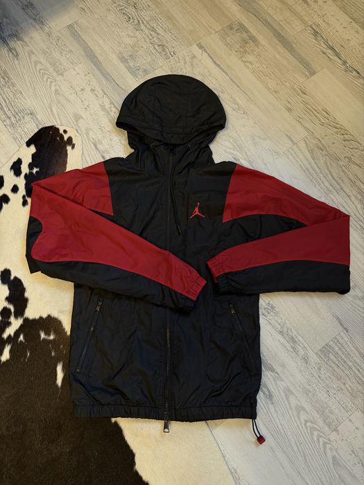 Вітровка Air Jordan Essentials Jacket Black/Red