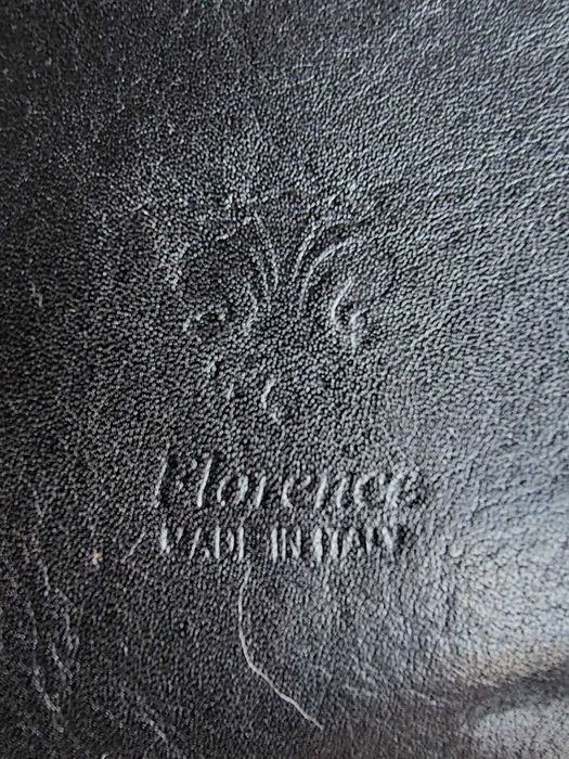 Сумка - бананка шкіряна . Італія .