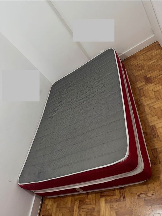 Colchão de cama de casal à venda
	•	135 × 190 cm - 50 € (preço fixo)