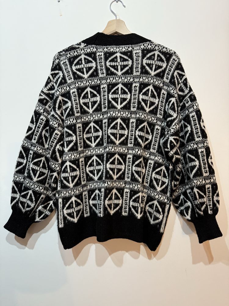 Sweter jak nowy wzorzysty