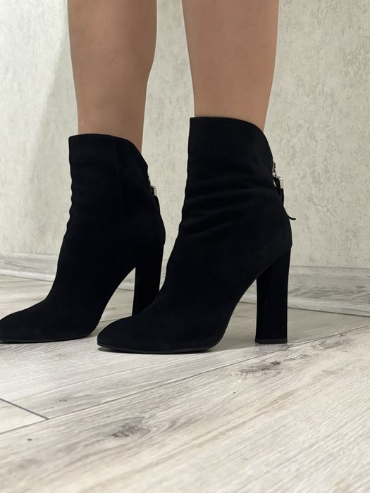 Ботинки/ Чоботи каблук