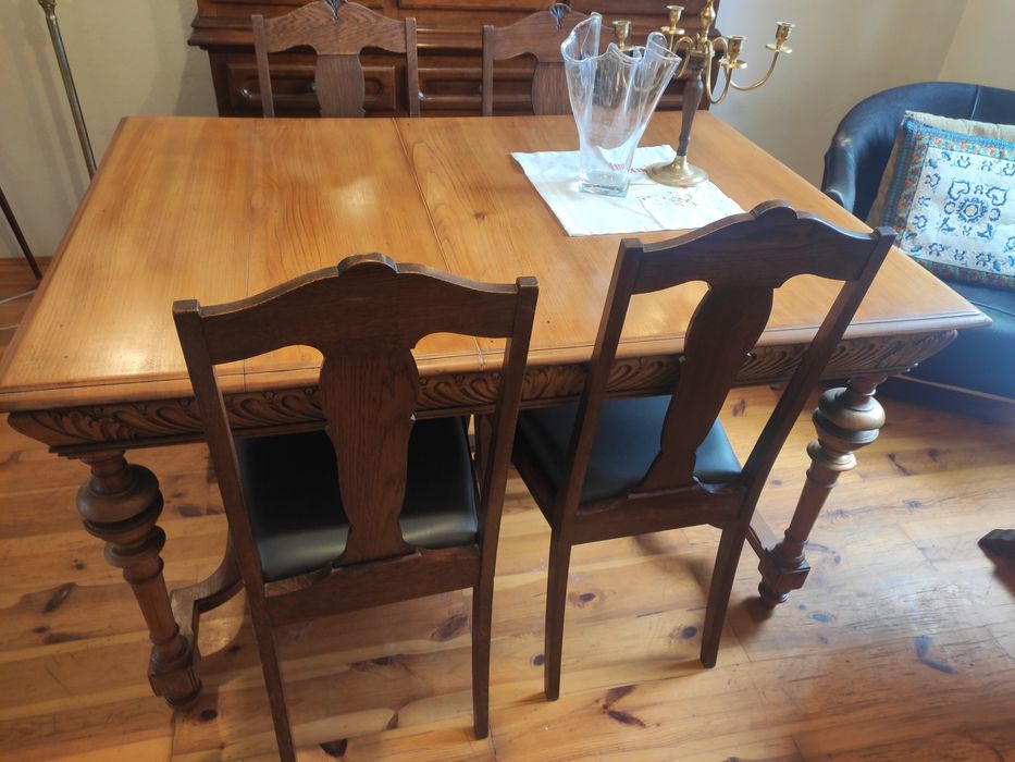 Stół z krzesłami w stylu stylizowany drewniany