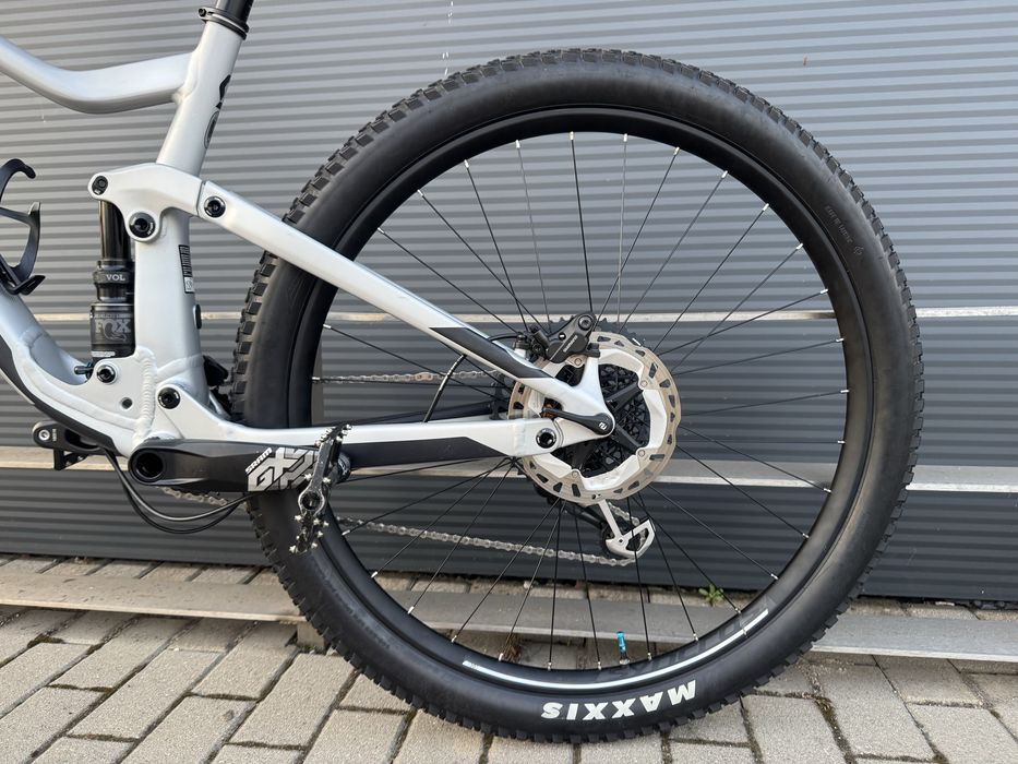 SCOTT GENIUS 940 29 M rower full enduro trail canyon propain yt trek