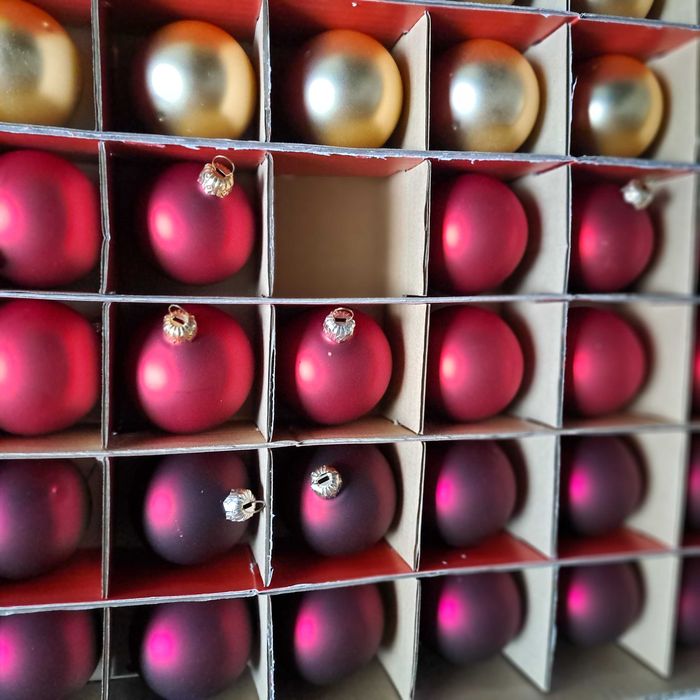 Bombki, bańki na choinkę.