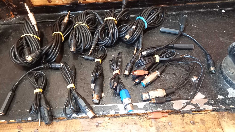 Кабеля-переходники ТОЧКА-ТИРЕ,5Din-RCA/Jack,HDMi,XLR,PS/2,WGA,USB