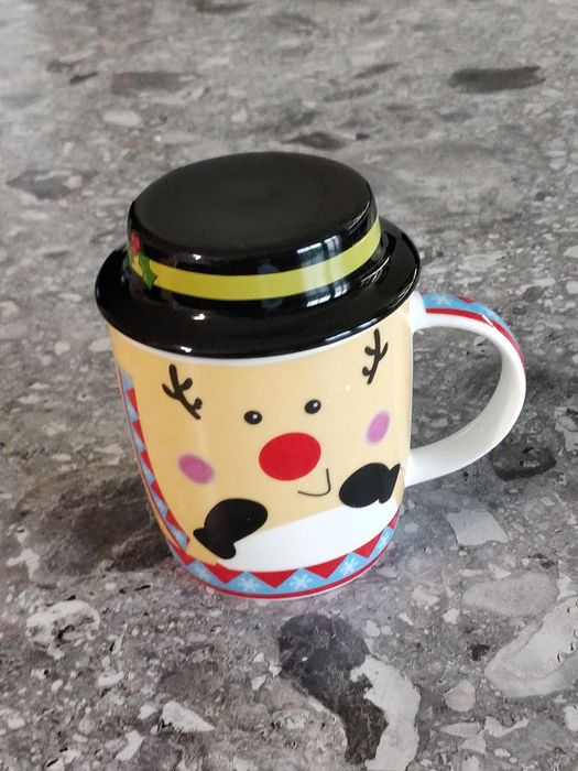 Kubek renifer z czapką