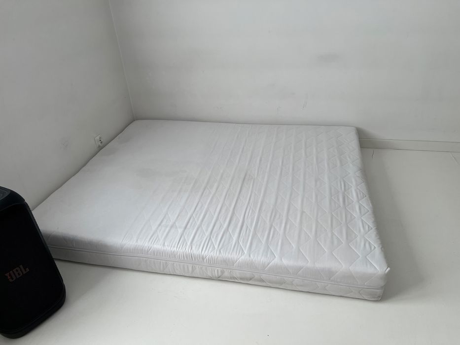 Materac piankowo sprężynowy 160x200 cm