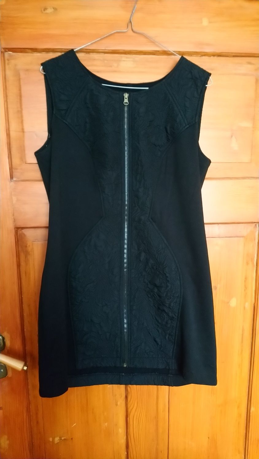Sukienka czarna r. 42