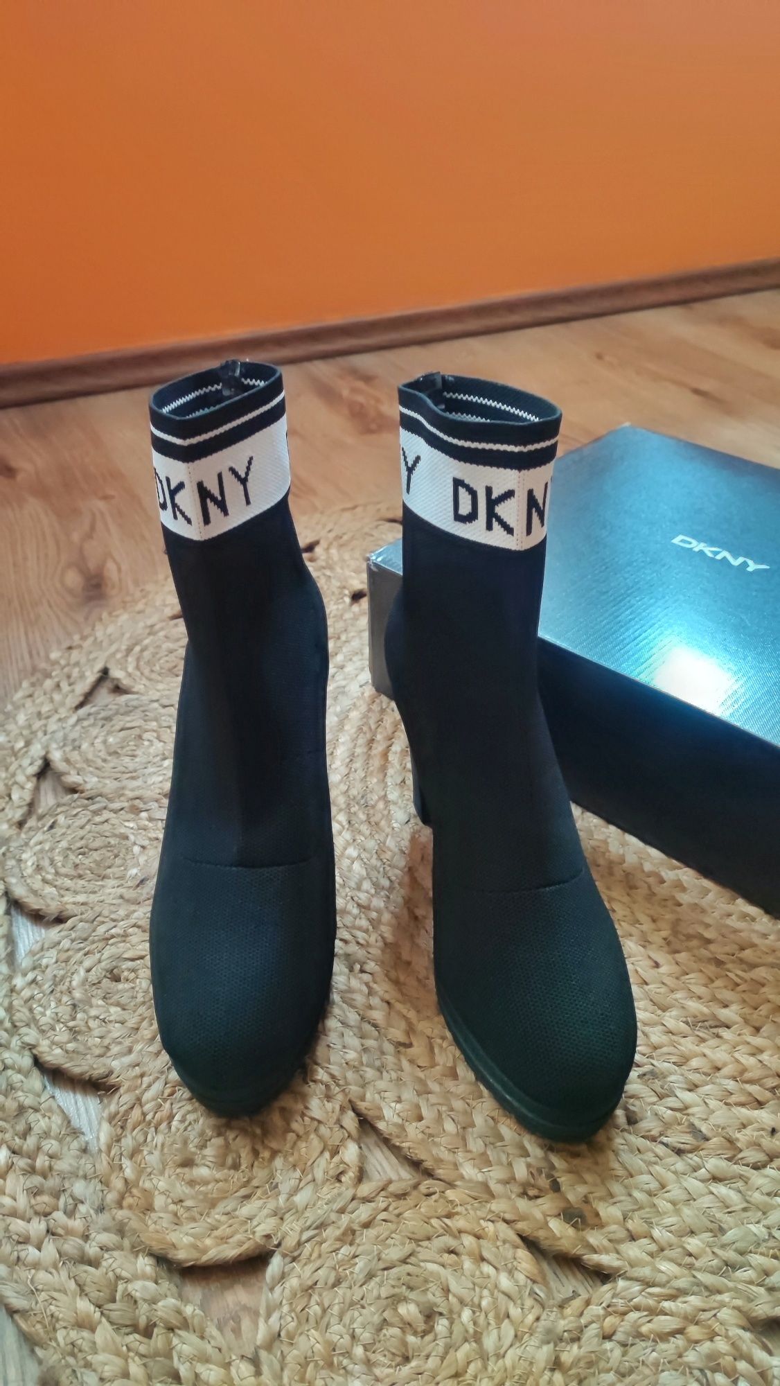 DKNY botki szpilki wsuwane czarne Donna Karan trapery skarpety 41