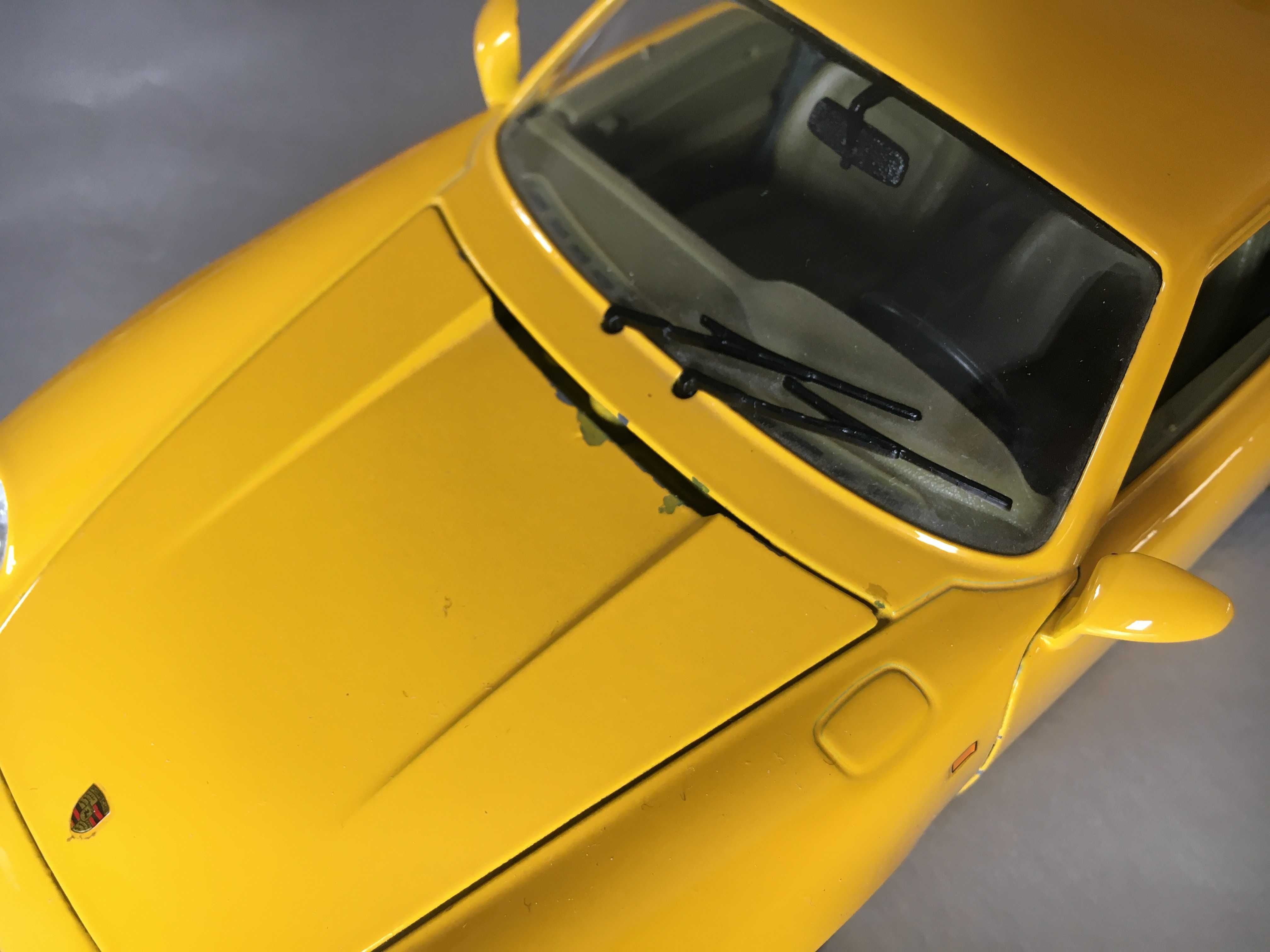 Conjunto de 3 miniaturas Burago escala 1:18 Dodge Ferrari Porsche