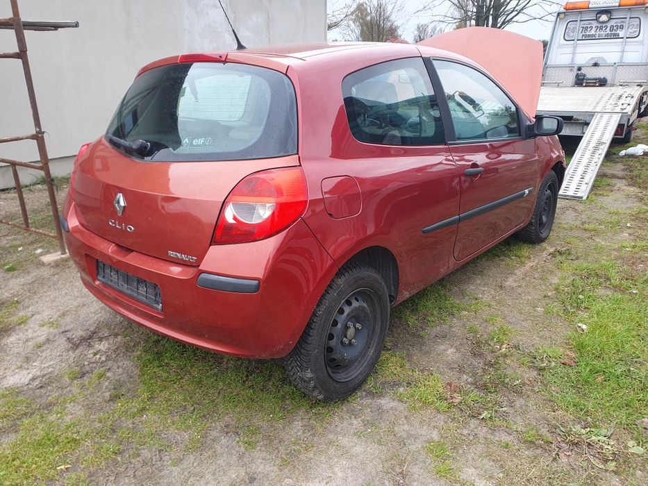Sprzedam Renault Clio na części