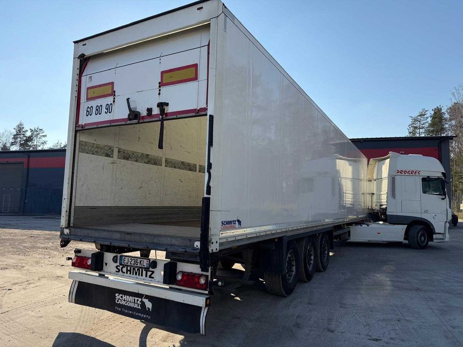 Schmitz Izoterma Kontener Box, 2017r, roleta , 481083 km , z Francji