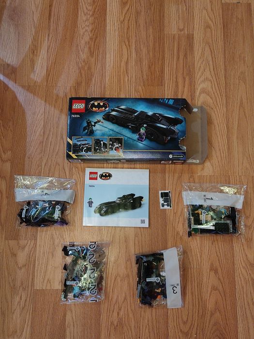 Конструктор Lego Batman Бетмобіль: Бетмен проти Джокера (76224)