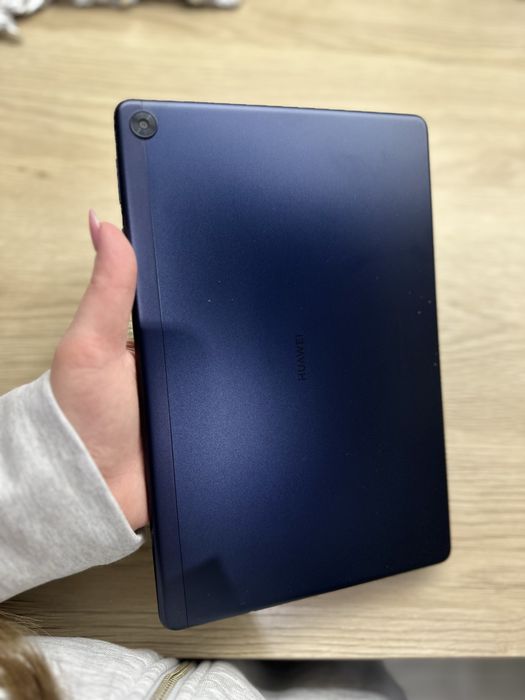 Планшет huawei 4/64 гб