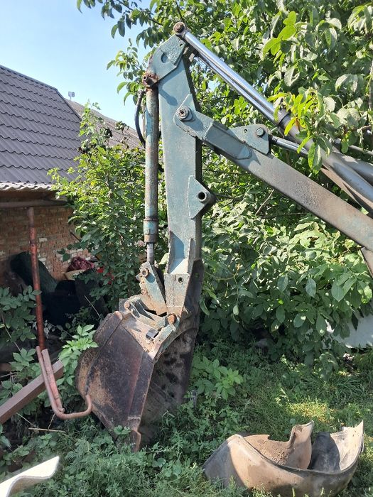 ЮМЗ 6 Ескаватор готовий до роботи