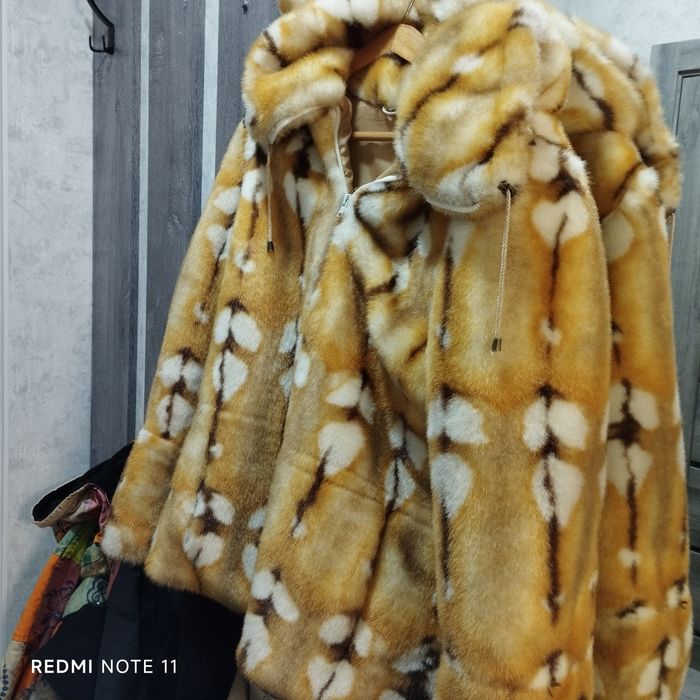 Шуба Штучна, з капюшоном,яскрава