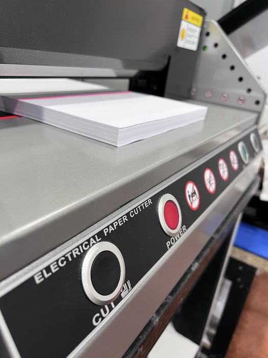 Guilhotina de Papel Elétrica 330mm como nova