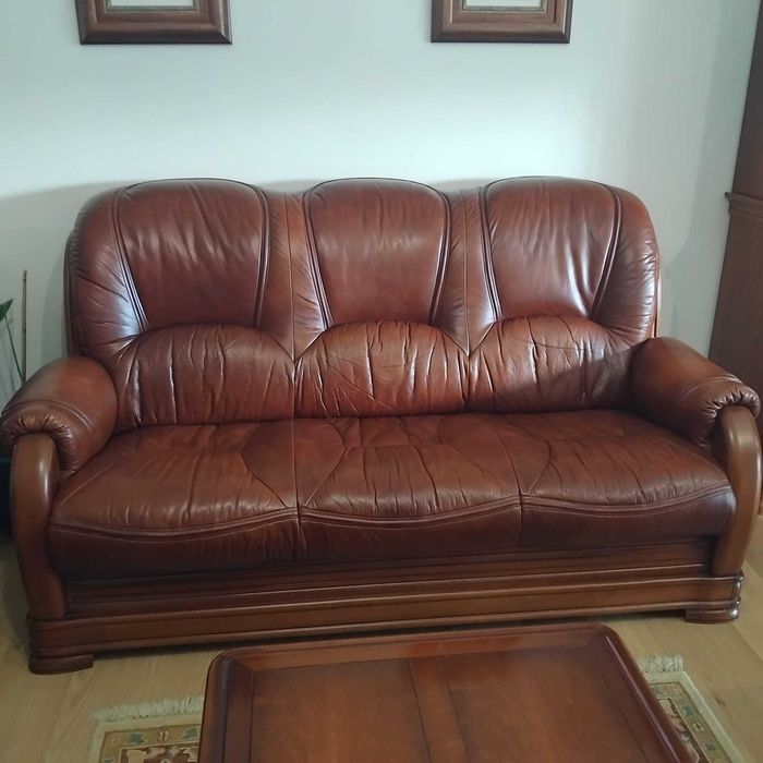 Sofá couro com madeira cerejeira (Conjunto)