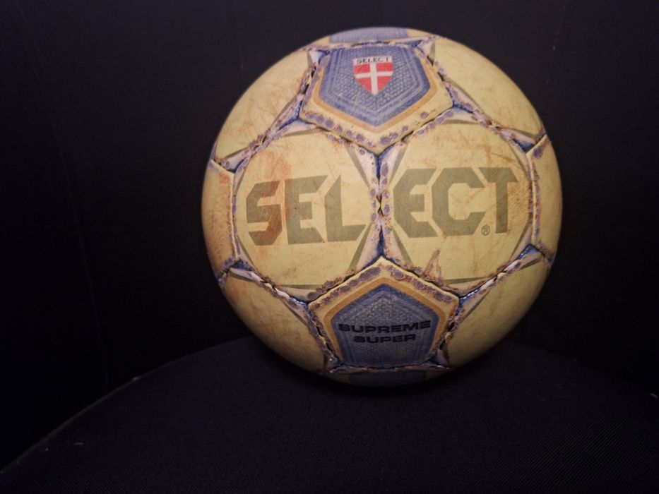 Pilka do nogi Select