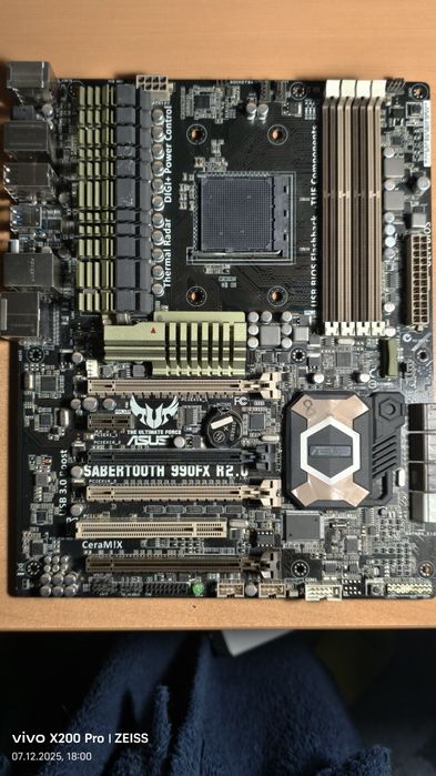 Материнская плата ASUS SABERTOOTH 990FX R2.0 (AM3+)
