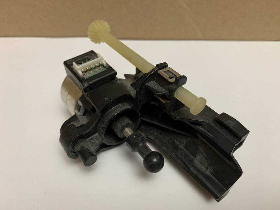 Моторчик регулировки фары Audi A4 B8