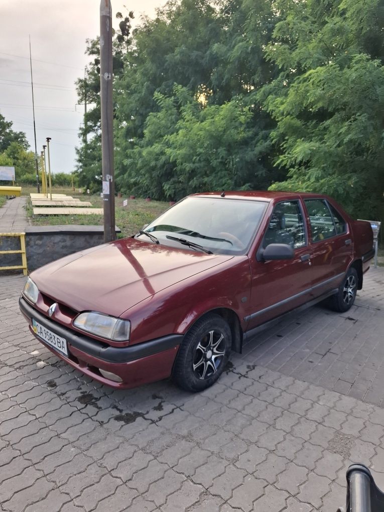 Renault 19 седан