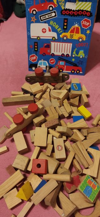 Klocki drewniane większą ilosc