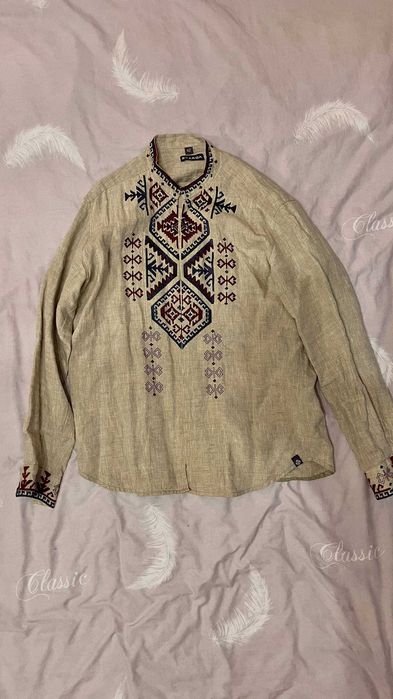 Вишиванка чоловіча. Розмір L.