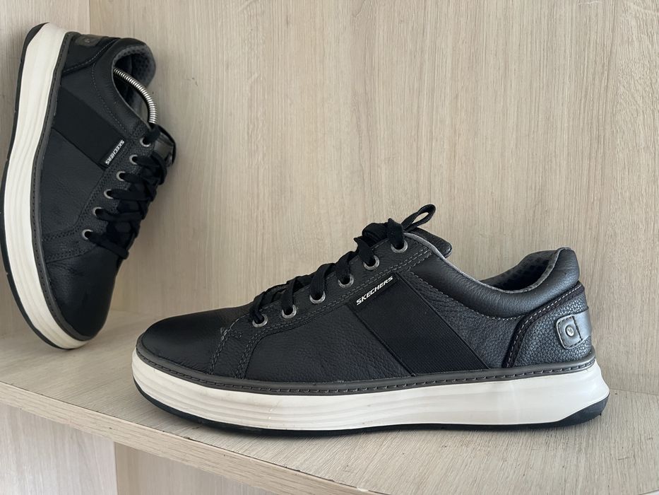 Шкіряні 42 розмір кросівки Skechers оригінал
