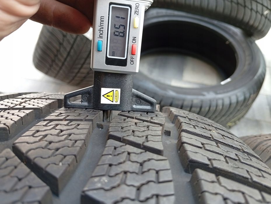 Jak nowe opony zimowe 255/55R19 CONTINENTAL 4x8,3-8,5mm 2017r (A13)