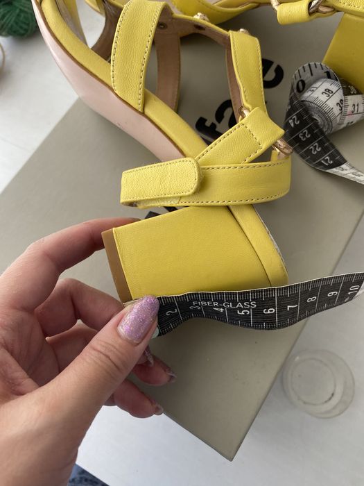 Босоніжки босоніжки