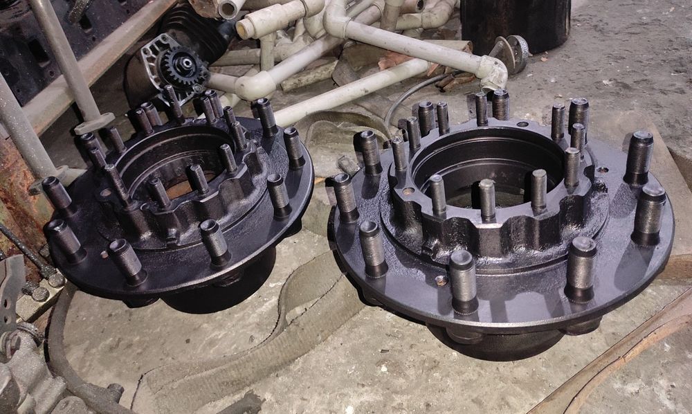 Ступица маточина барабан среднего заднего моста КамАЗ 4310 43114 новог