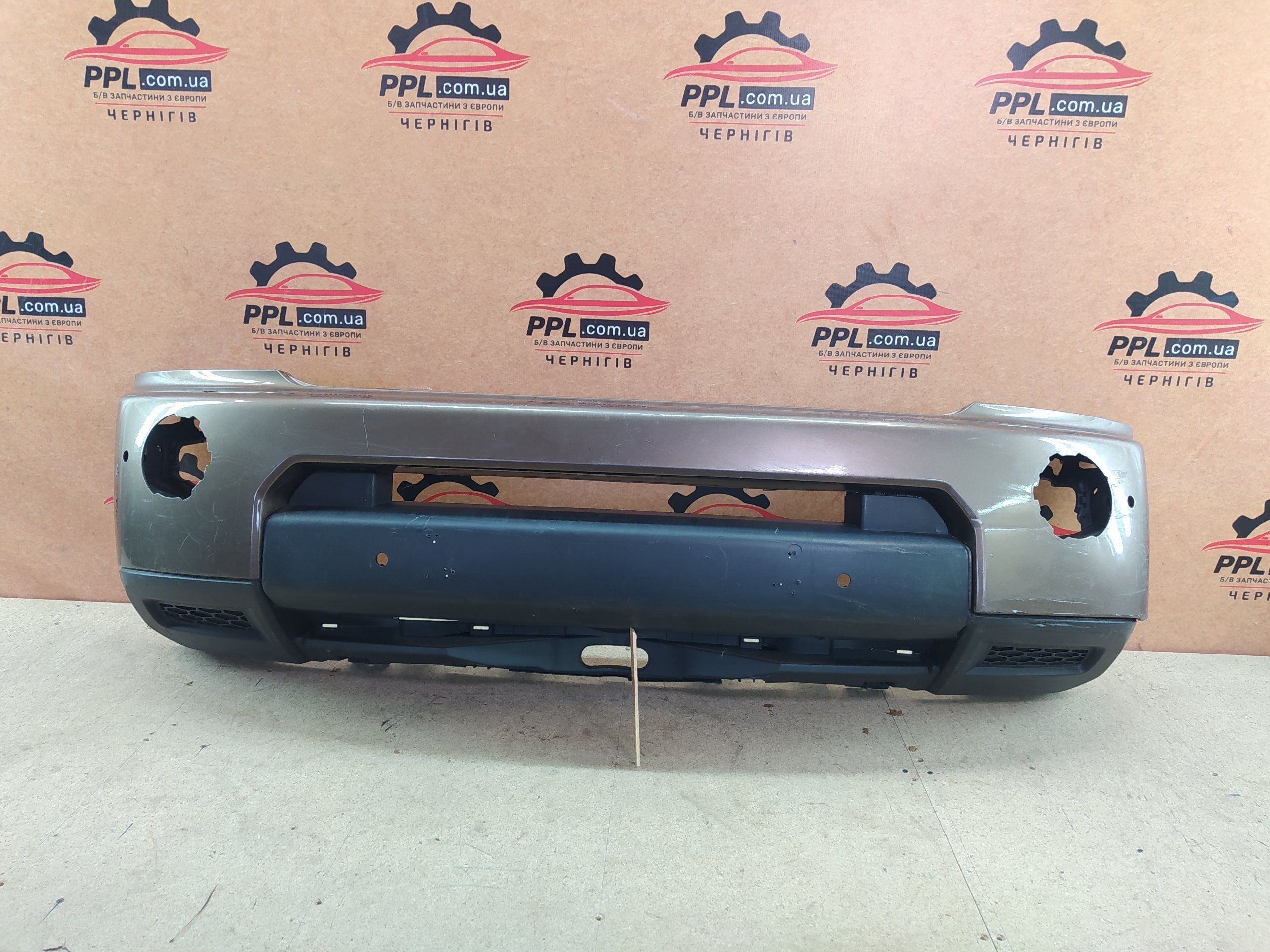 Land Rover Discovery IV 09-13 до рестайл бампер передний AH2217F003AB
