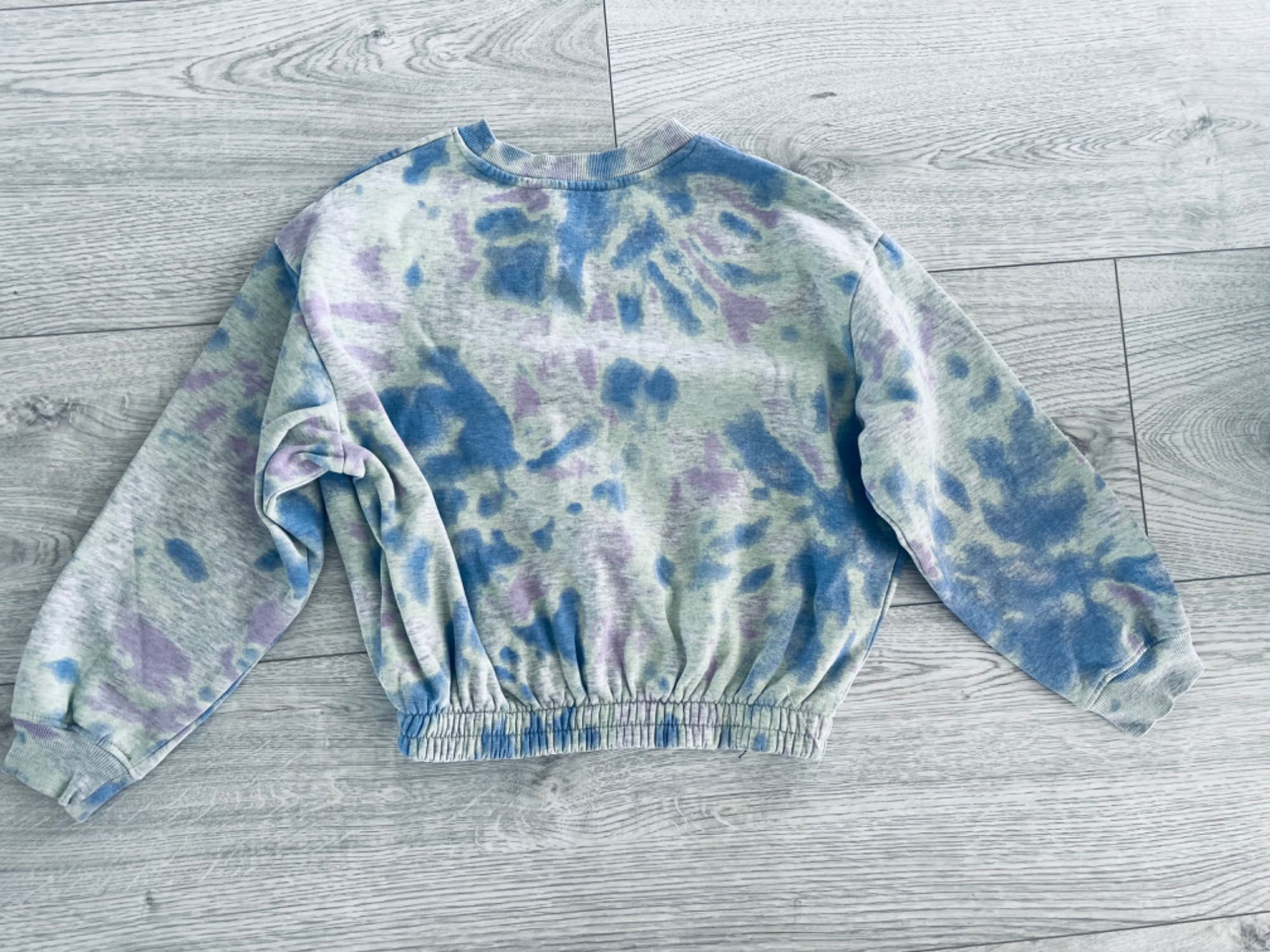 H&M r. 134 / 140 bluza tie dye krótka niebieska szara