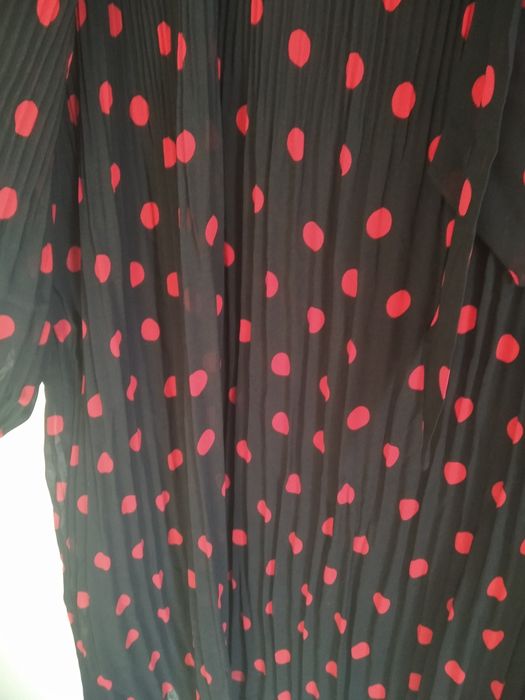 Luźna plisowana sukienka w grochy F&F rozm.44