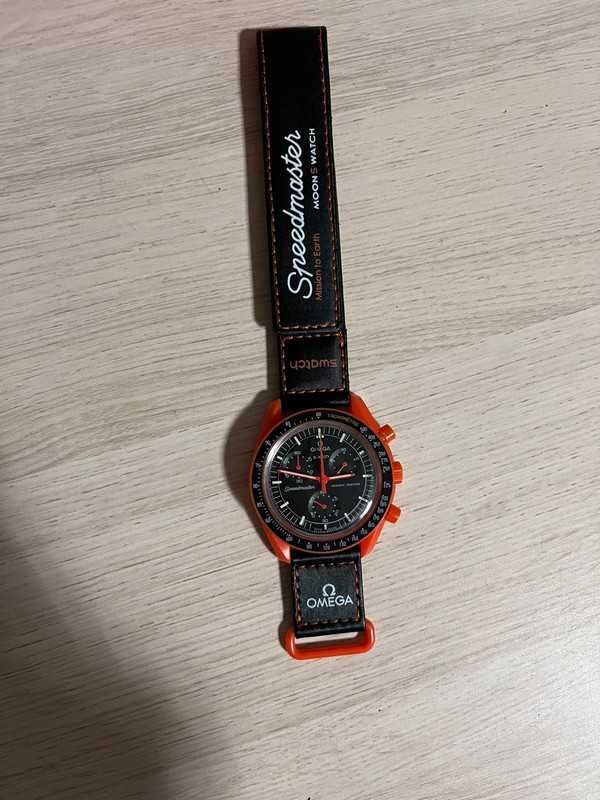 Omega x Swatch MoonSwatch SO33O100 - Stylowy Wygląd dla Codzienności