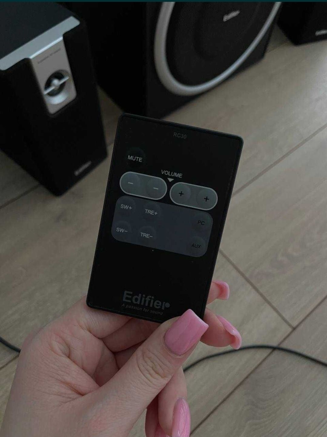 Продам Edifier c2