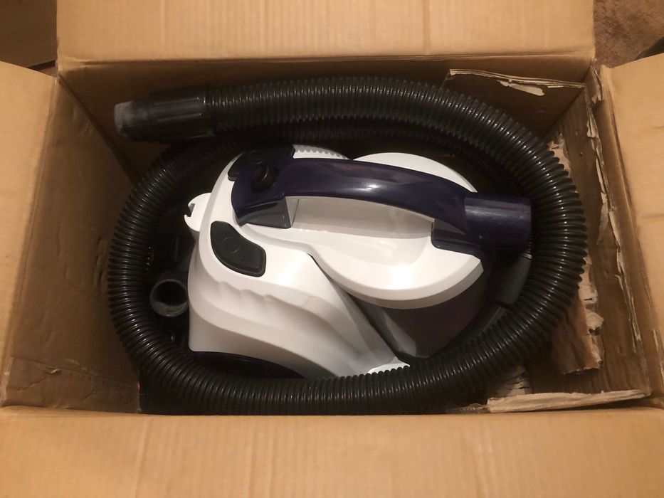 Mały domowy odkurzacz